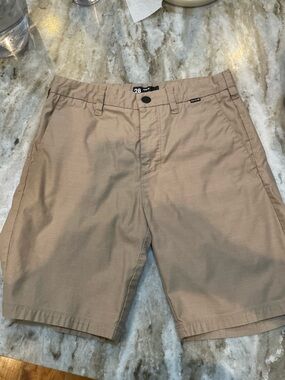 Hurley Men's Flat Front Chino Shorts in Khaki
